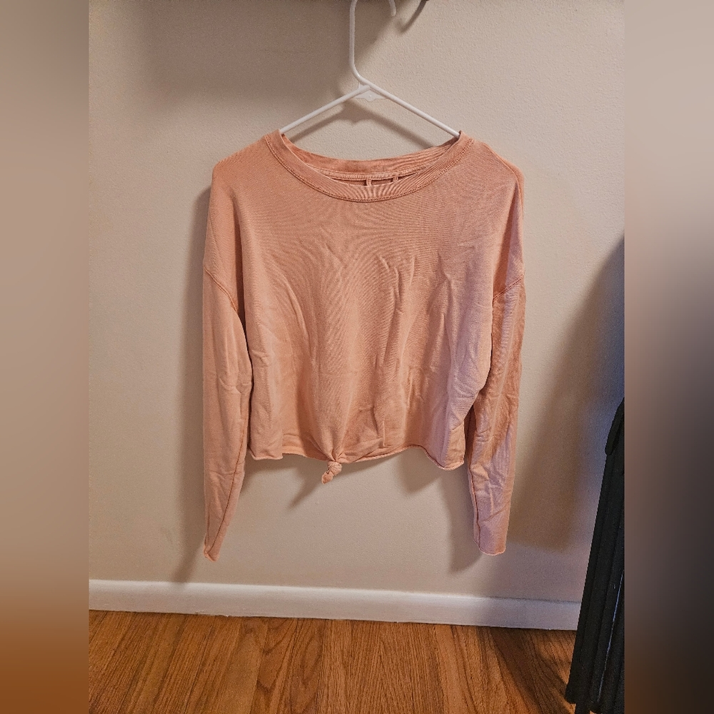 Cropped crew neck light sweatshirt/shirt